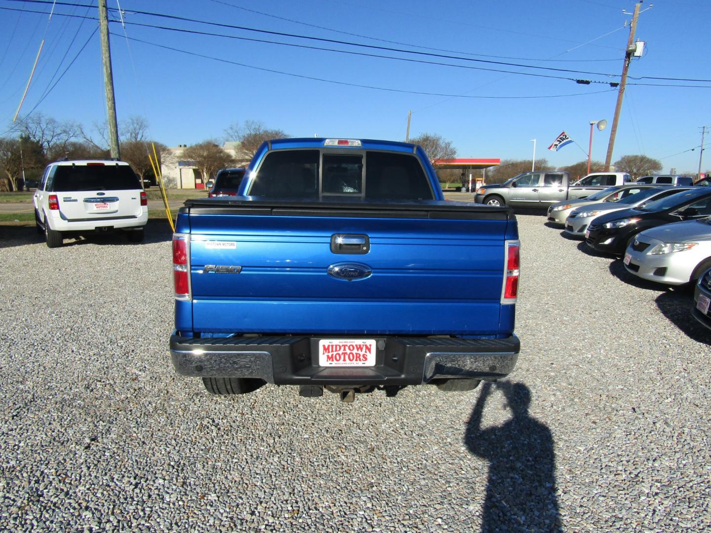 2013 Blue Ford F-150 XLT SuperCrew 6.5-ft. Bed 4WD (1FTFW1ET3DF) with an 3.5L V6 TURBO engine, Automatic transmission, located at 15016 S Hwy 231, Midland City, AL, 36350, (334) 983-3001, 31.306210, -85.495277 - Photo#6